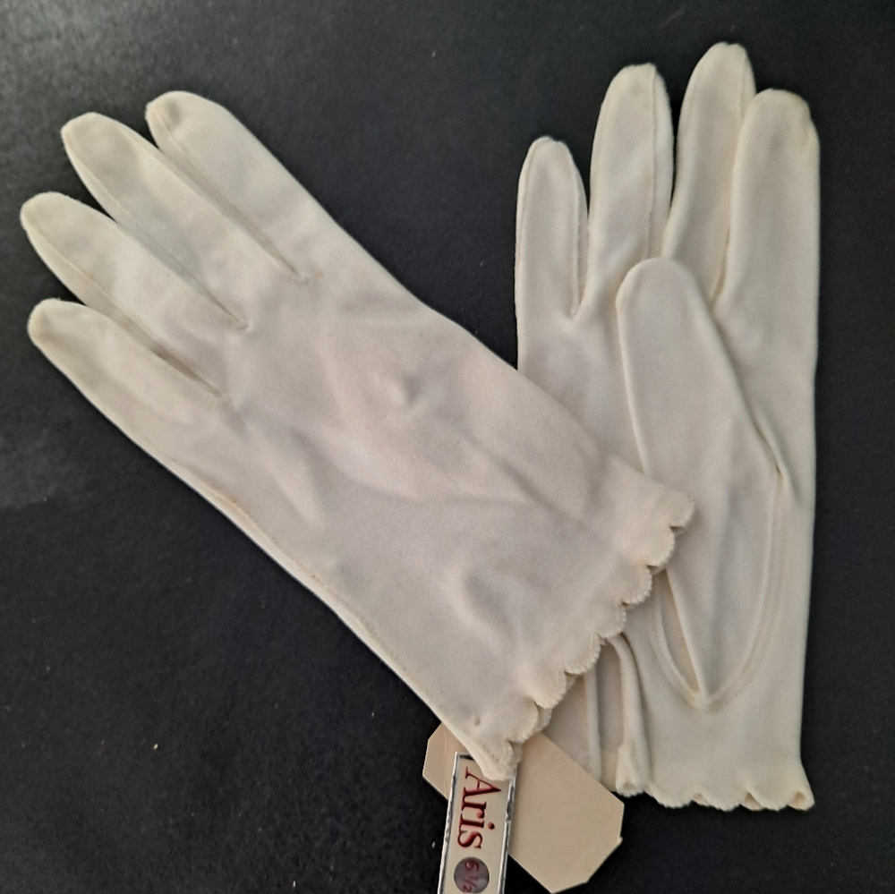 Vintage Aris White Gloves Size 6.5 💯% Cotton